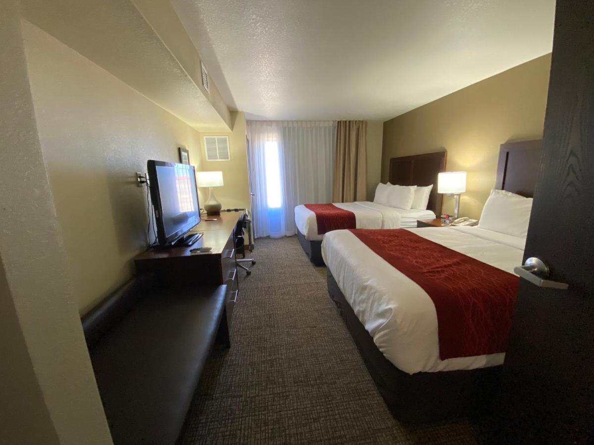 Comfort Inn & Suites Гудленд Екстер'єр фото