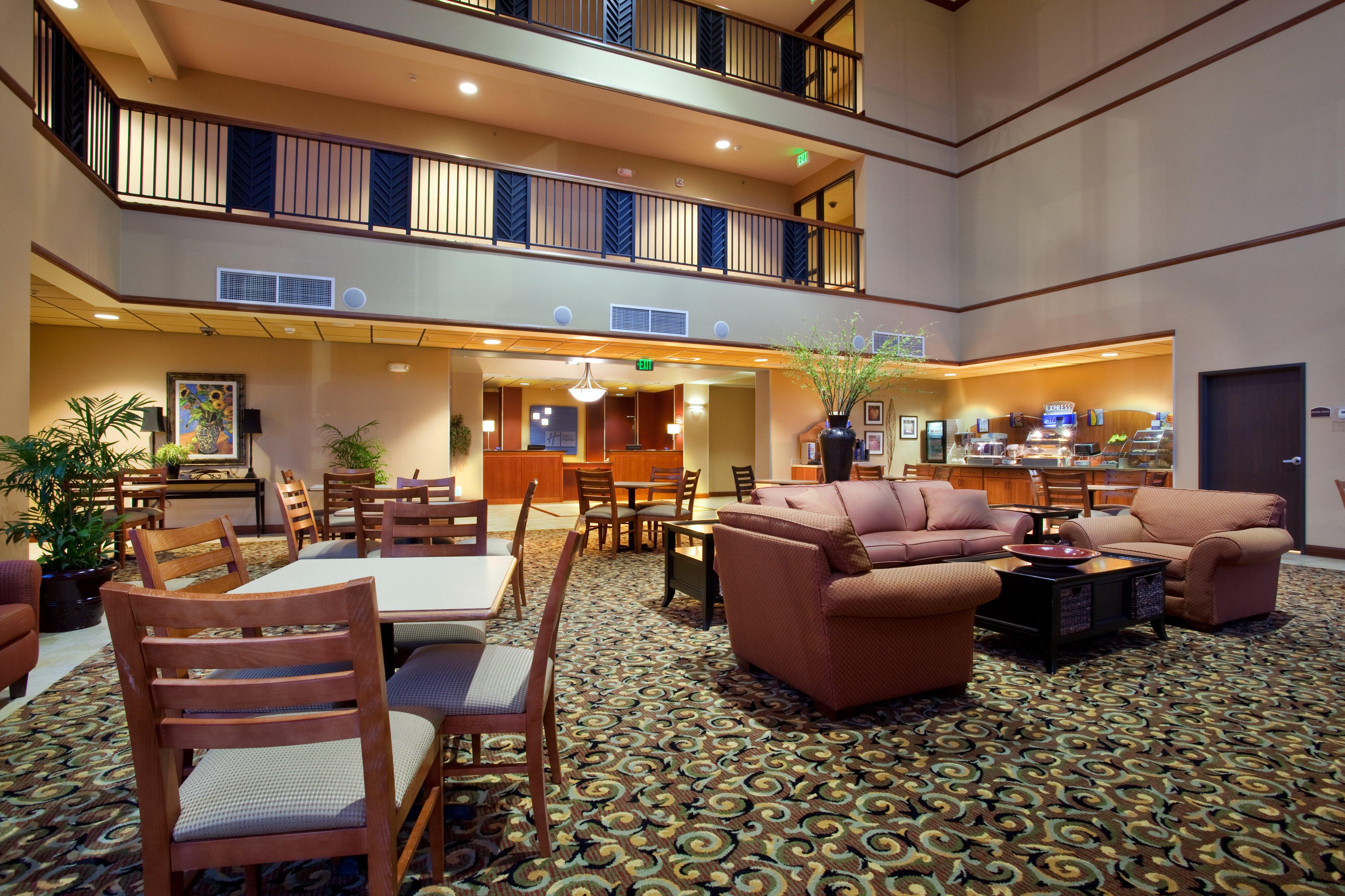 Comfort Inn & Suites Гудленд Екстер'єр фото