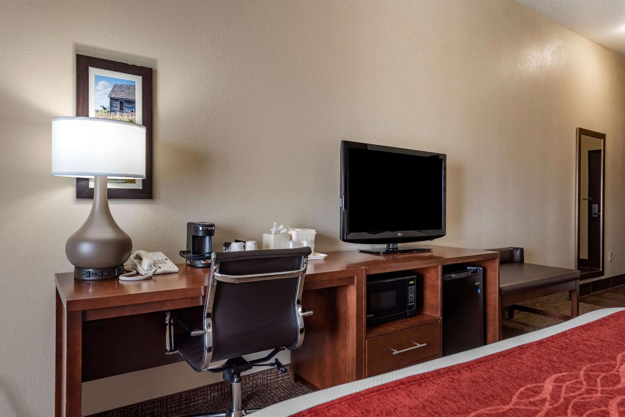 Comfort Inn & Suites Гудленд Екстер'єр фото